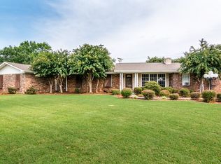 321 W State St, Muscle Shoals, AL 35661