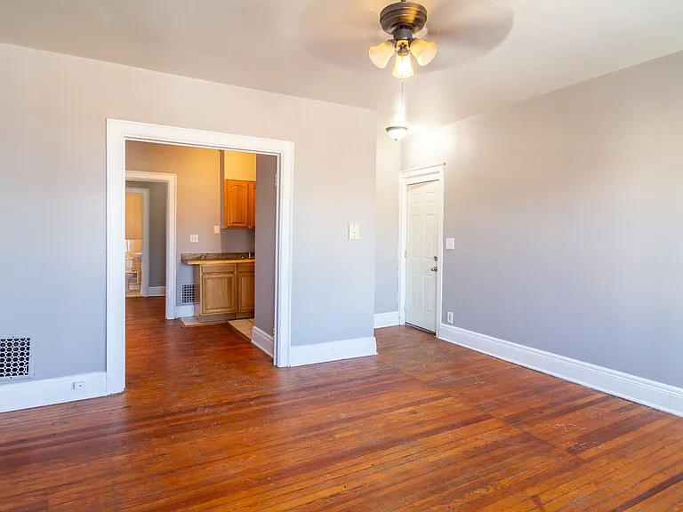 1711 Main St #F — Photo 2