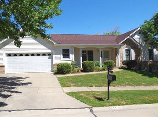 14 Rhinegarten Dr, Florissant, MO 63031