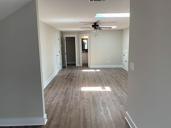 Upstairs entertainment area 