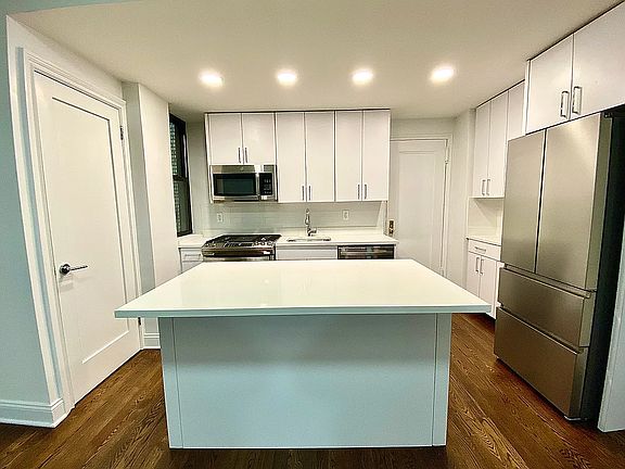 2nd image of 25 W 68th St APT 1B