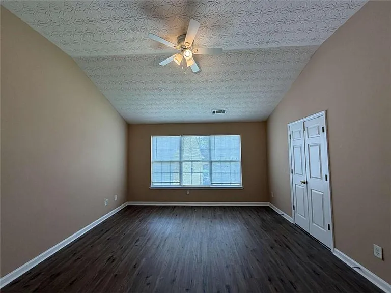 644 Kenridge Dr — Photo 22