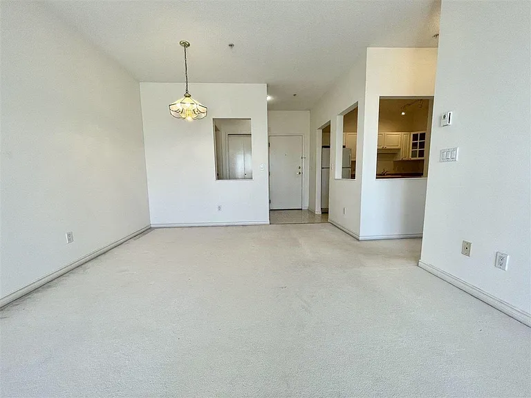 8100 Jones Rd #412 — Photo 5