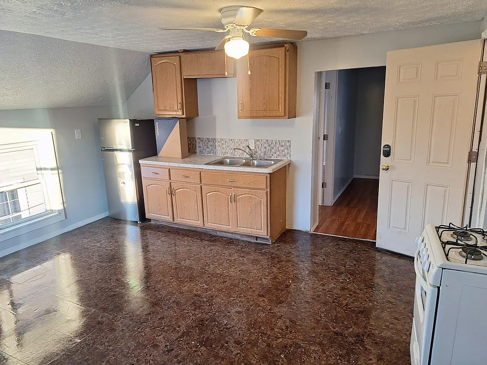3282 W 48th St