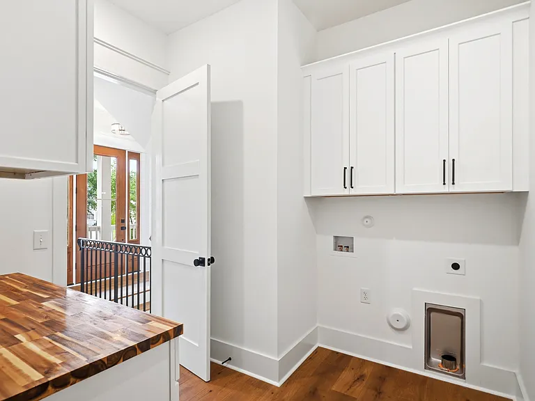 9016 Sedgley Dr — Photo 35