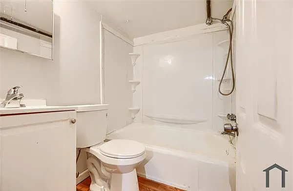 3 bed, $1,350 — Photo 3