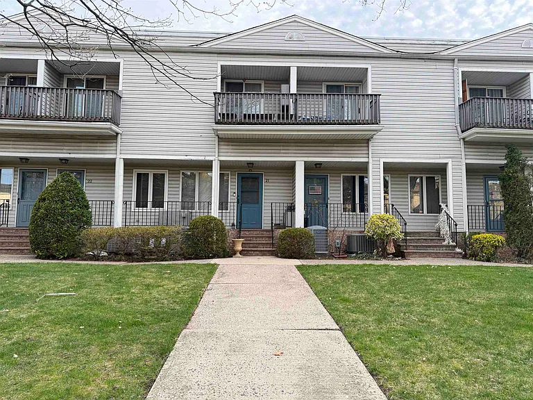 42 Willow Wood Sq — Photo 26