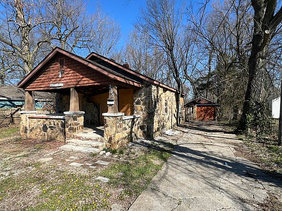 2nd image of 2545 E Cherry Street