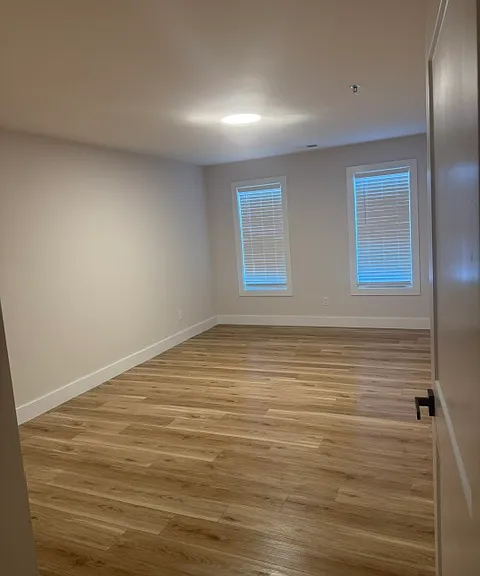 142 N Hines St — Photo 12