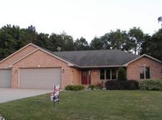 1469 Larkspur Ln, Oneida, WI 54155