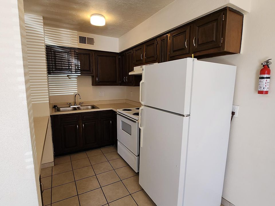 1st image of 1701 Girard Blvd SE APT 2