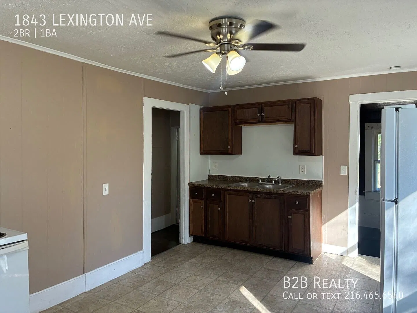 Charming 3-Bedroom Property in Prime Location — Photo 3