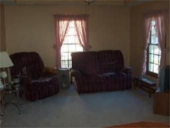 2nd image of 915 Parkway Ct