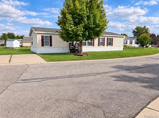 433 Shadow Ln, Mason, MI 48854