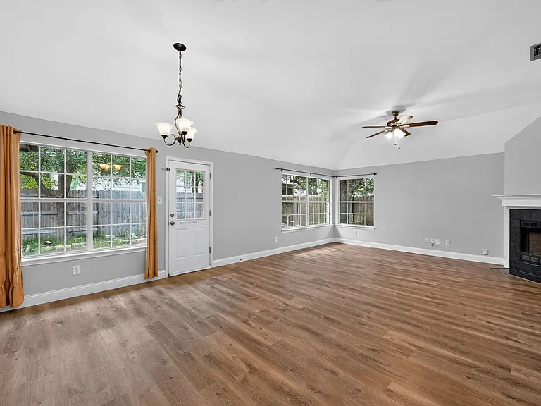 3822 Newland Dr — Photo 13