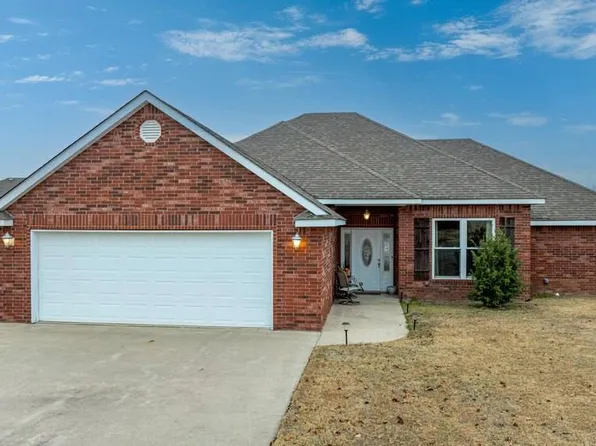 1505 Saint Joseph Dr, Grove, OK 74344