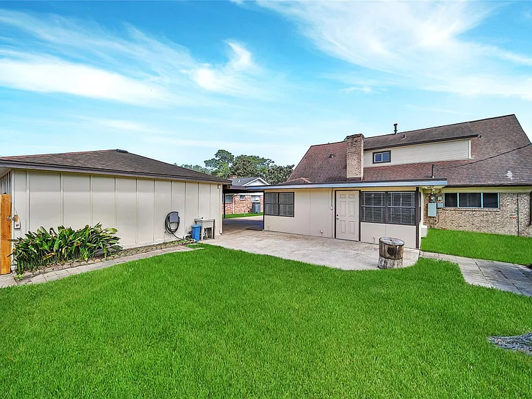 9411 Roos Rd — Photo 38