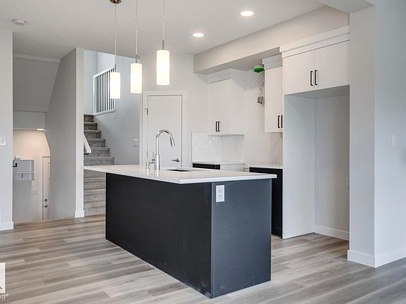 3rd image of 308 Brae Way