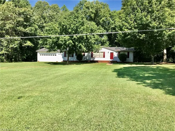 9596 Moore Rd, Tobaccoville, NC 27050