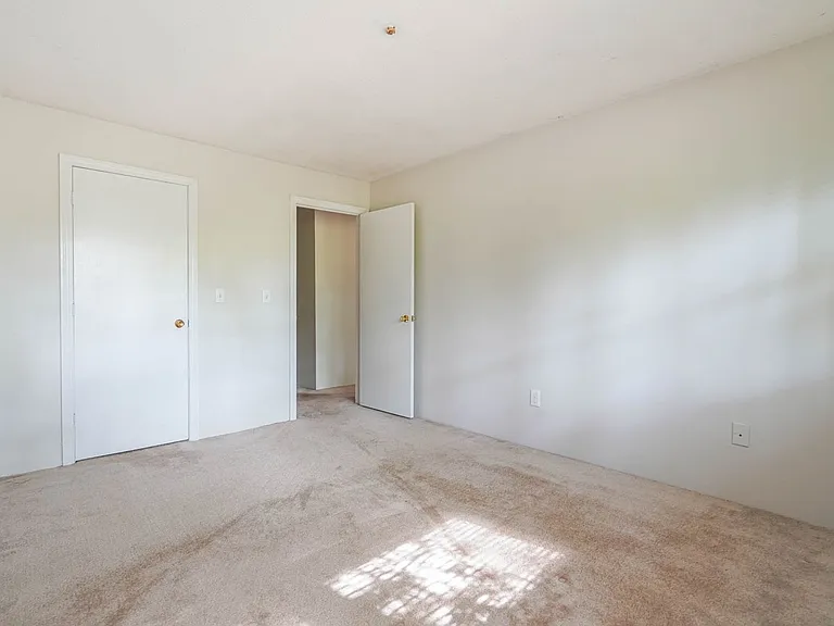 199 Aiken Ave — Photo 38