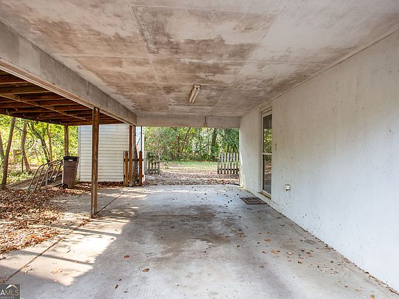 4th image of 2109 Neal St