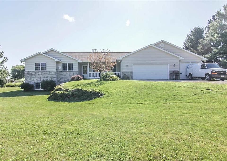 1st image of 2620 County Rd W
