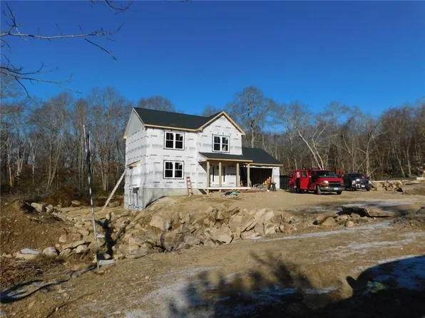 38 Hopkinton Hill Rd, Hope Valley, RI 02832
