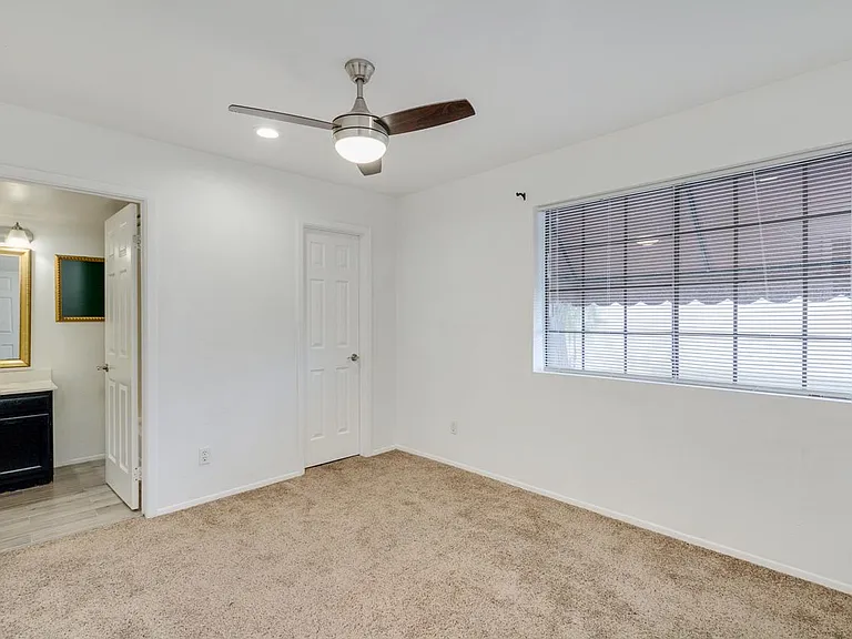 1440 W La Jolla Dr — Photo 15