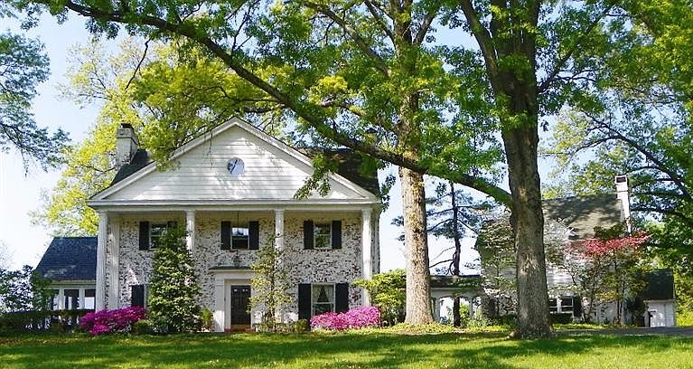 1st image of 721 Watch Hill Ln