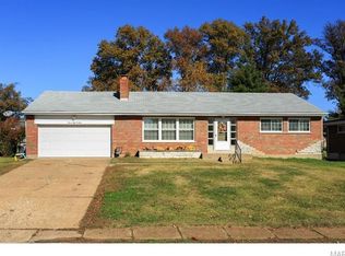 11819 Parklind Dr, Saint Louis, MO