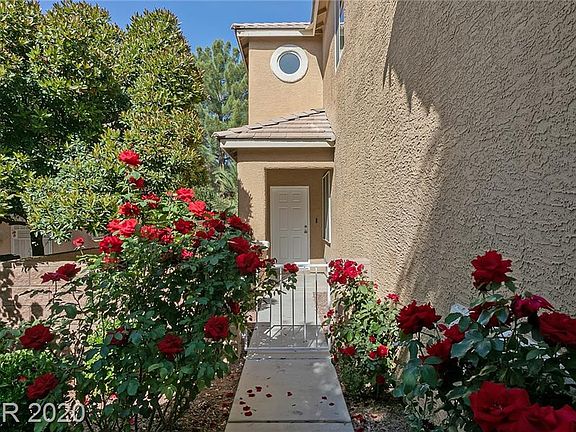 3rd image of 2625 Los Palos St