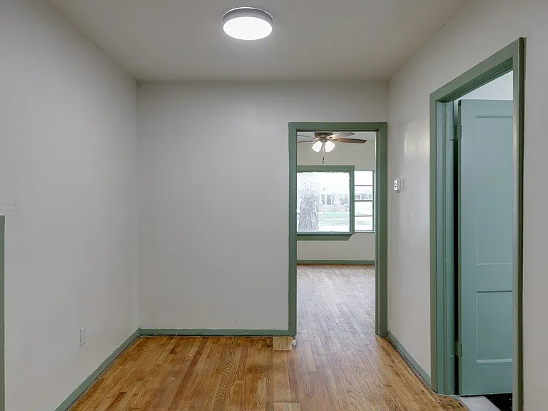 420 NW 26th St #2 — Photo 3