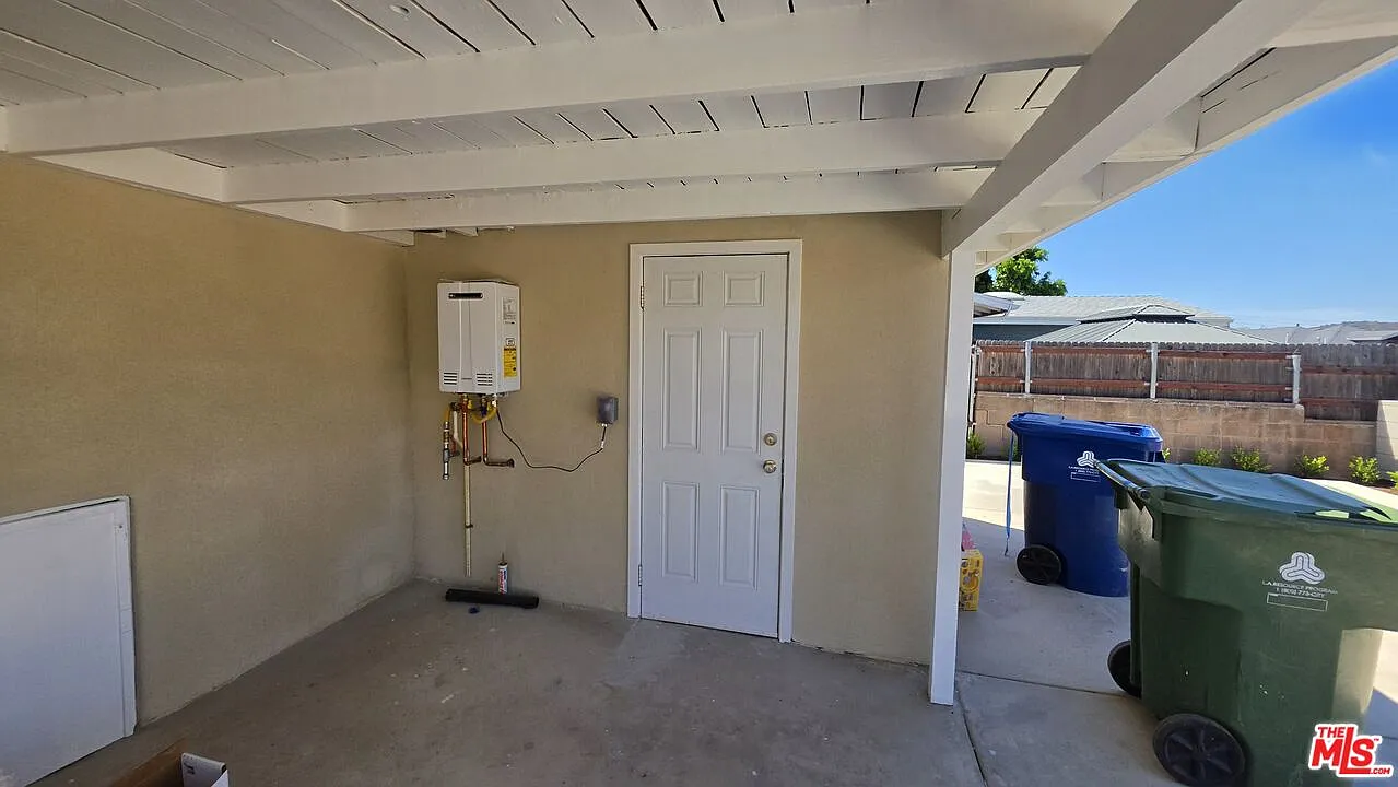 2 bed, 1.0 bath, 943 sqft, $3,800 — Photo 4