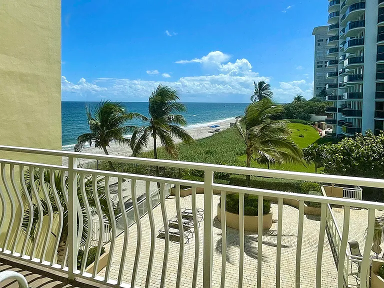 310 S Ocean Blvd #305 — Photo 22