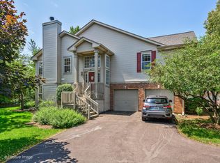 148 Commons Ct, Wheeling, IL 60090