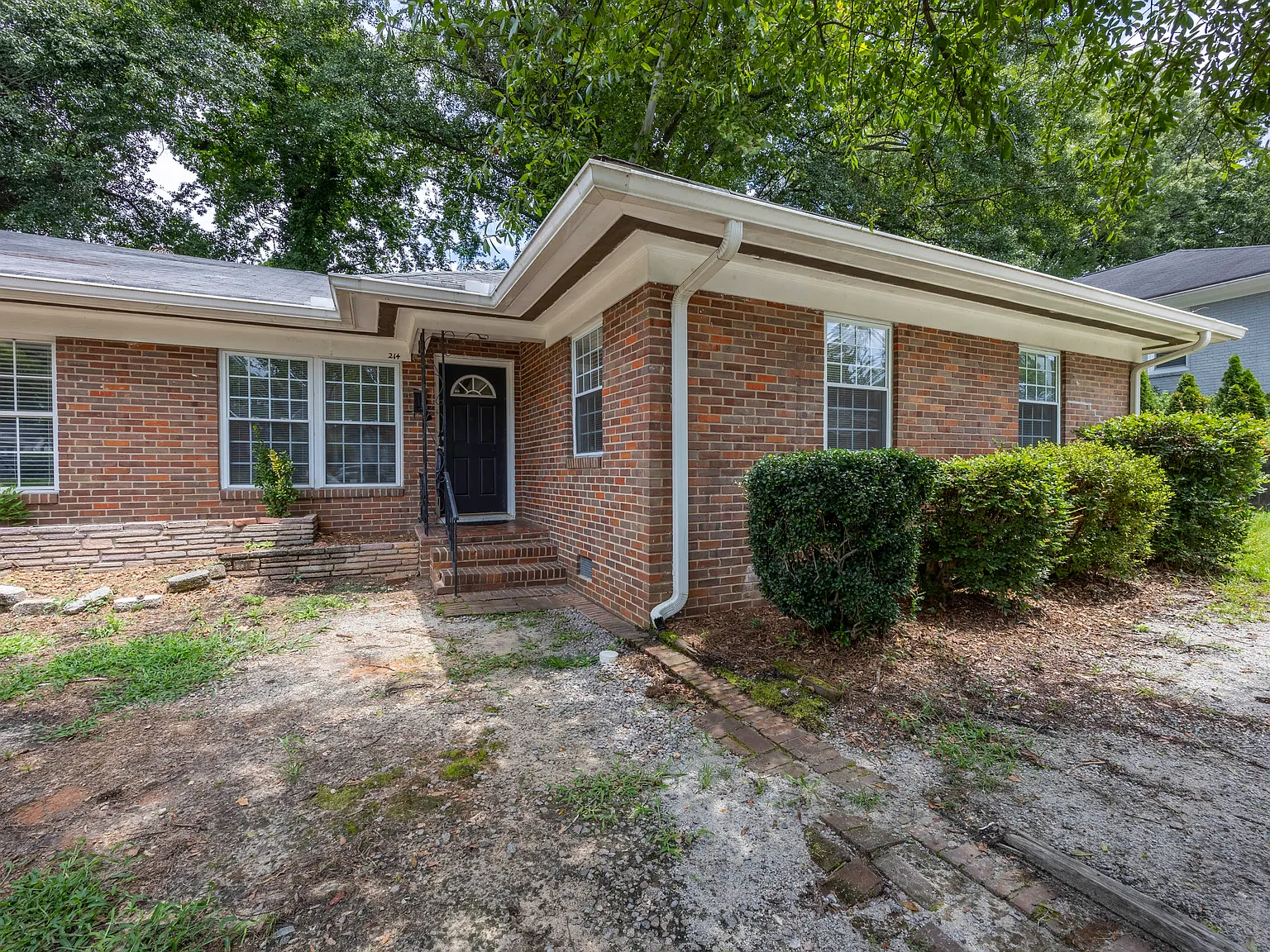 6 bed, 2400 sqft, $850 — Photo 4