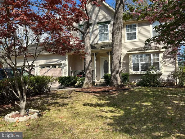 3 Bent Ct, Sicklerville, NJ 08081