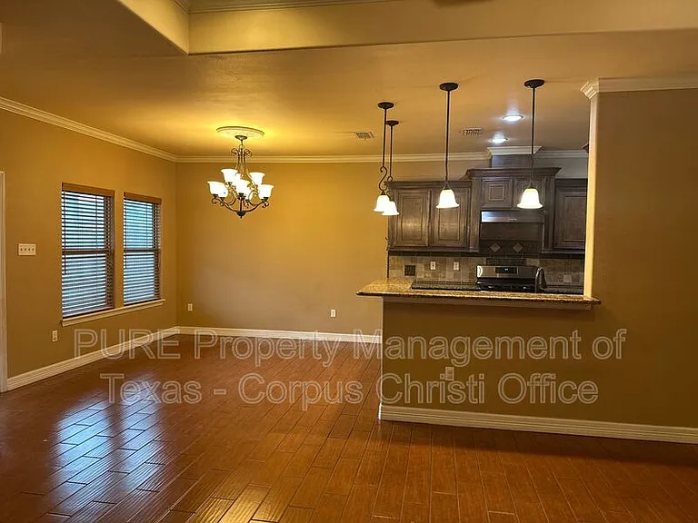 6902 Anastasia — Photo 7