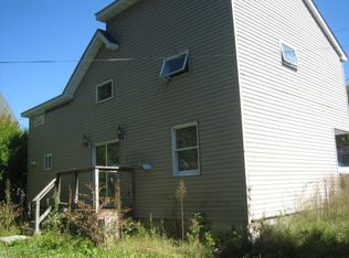 9 1/2 Cherry Ave, Carbondale, PA 18407