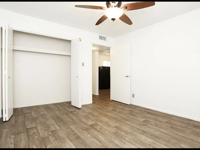 Parkside Apartments — Photo 9