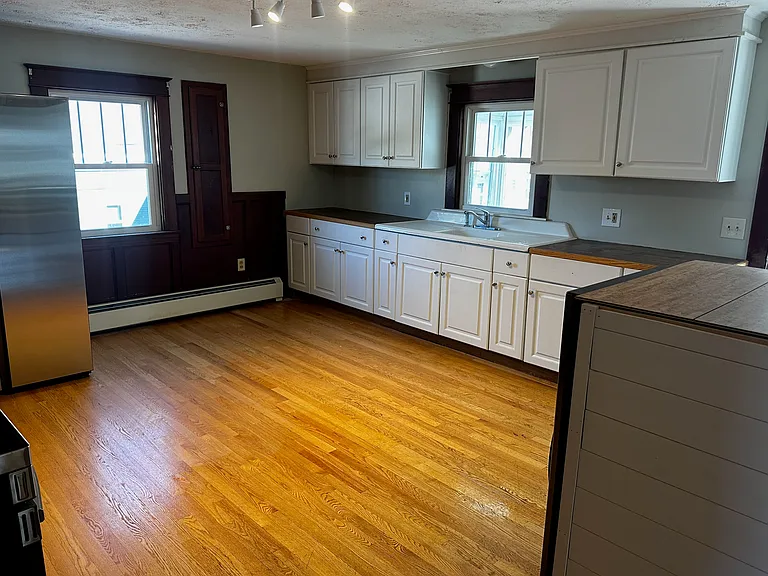 94 Pike St #2 — Photo 15