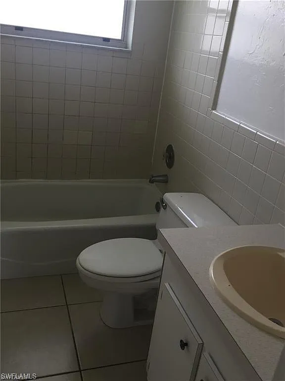 4 bed, 2.0 bath, 1560 sqft, $1,200 — Photo 2