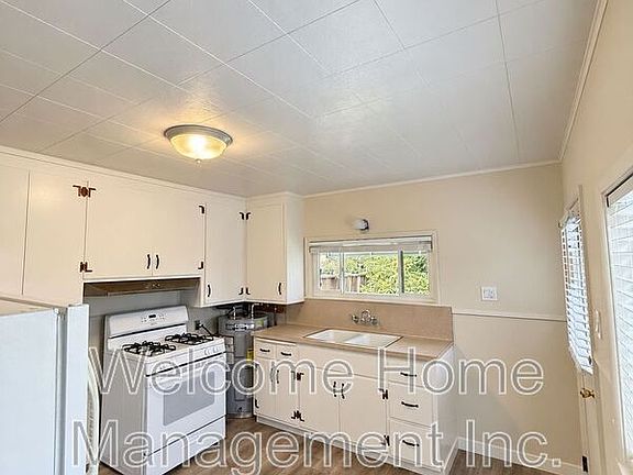 5th image of 477 Grove Way