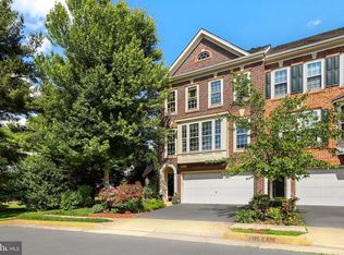 6171 Derring St, Centreville, VA 20120