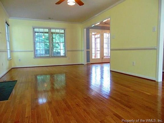 5th image of 3000 Holly Brook Dr