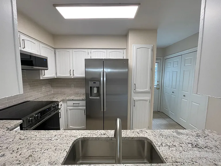 2916 Kathleen Ln — Photo 10