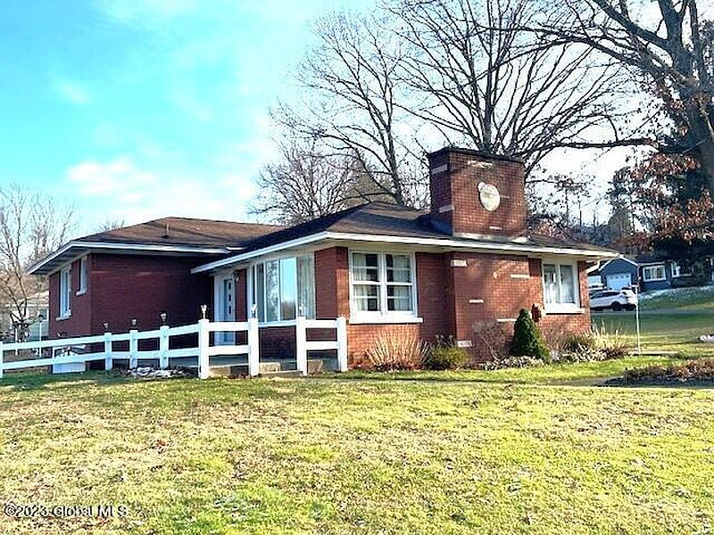2nd image of 9 Sunset Lane