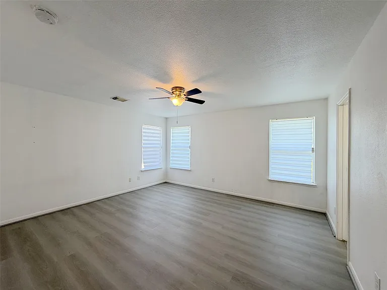 4707 Meadowthorn Ct — Photo 17