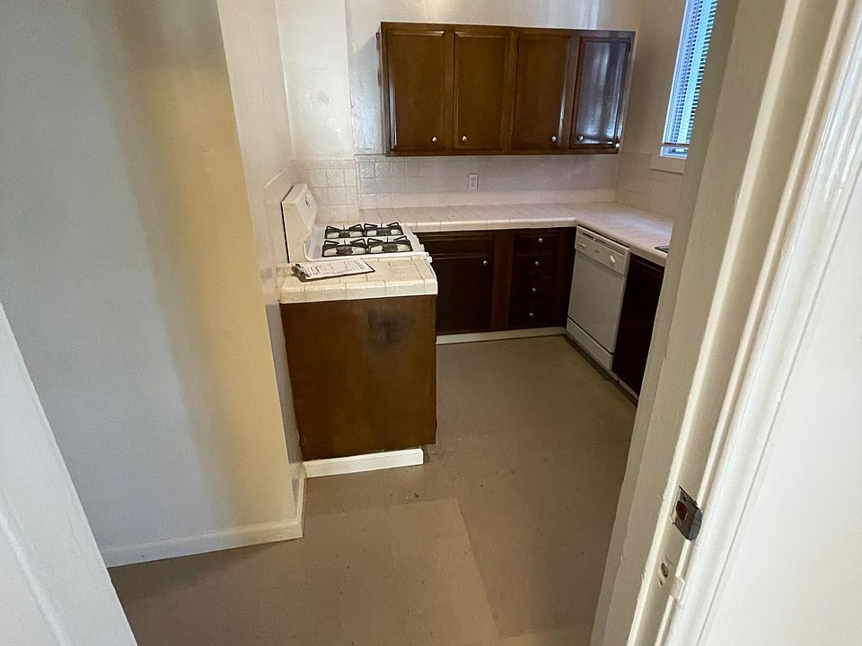 1st image of 1903 Broderick St #4