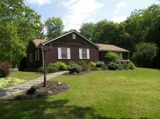 26 Camp Dr, Rhinebeck, NY 12572